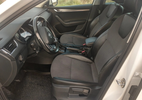 Skoda Octavia cena 73500 przebieg: 173600, rok produkcji 2017 z Białystok małe 407